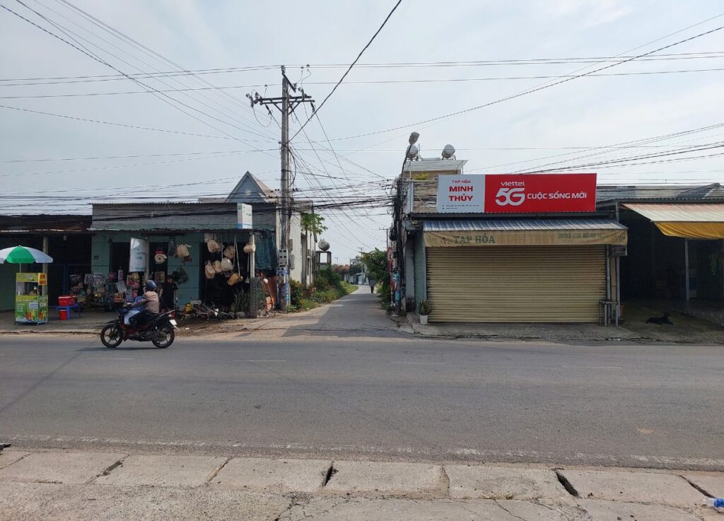 Đường hẻm vào lô đất nền số 430 từ Tỉnh lộ 9, xã Đức Lập