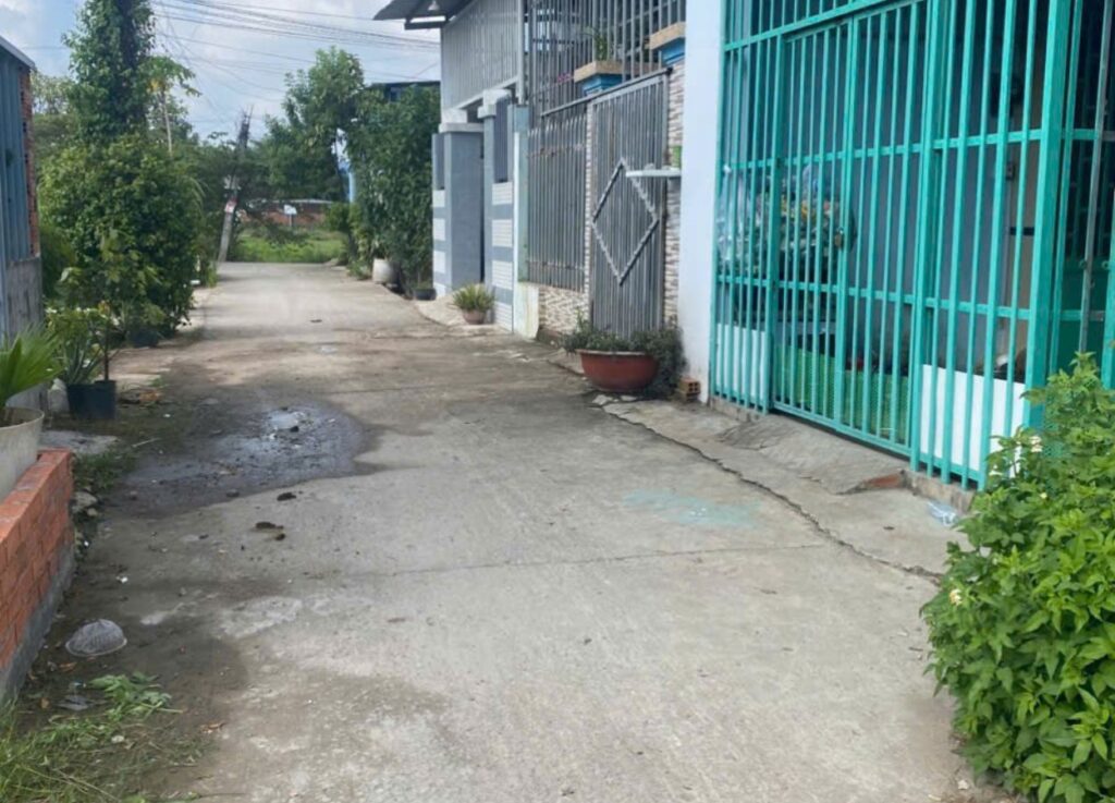 Nhà có 4 phòng trọ tại ấp 5, Đức Hoà Đông: mỗi tháng thu nhập 3 triệu, giá chỉ 1 tỷ 350